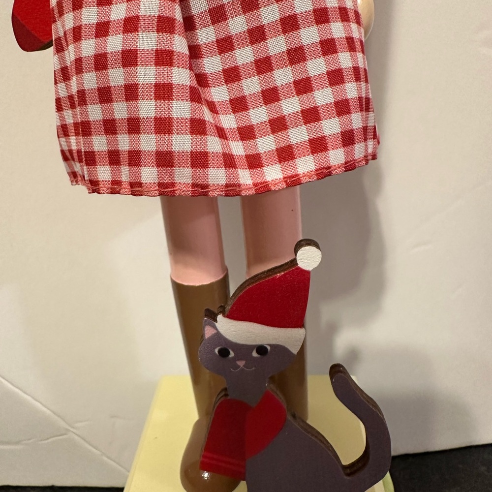 Cat lady nutcracker - Picture 7 of 8